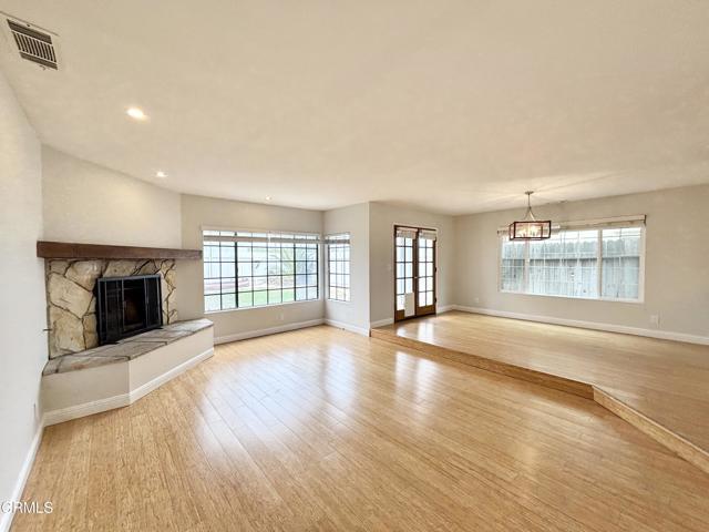 Building Photo - 864 Dunes St