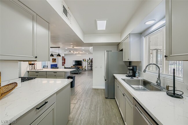 Building Photo - 555 Canosa Ave