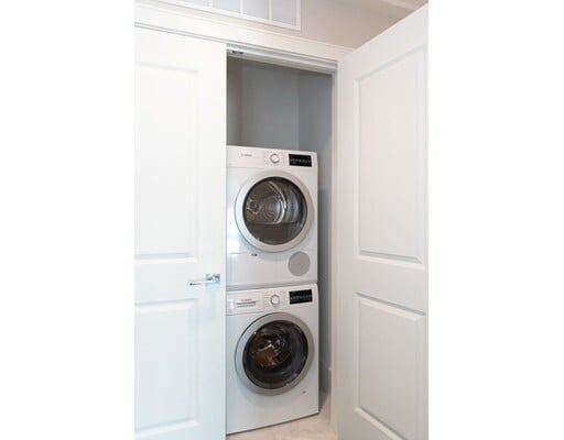 Building Photo - 218 Market St