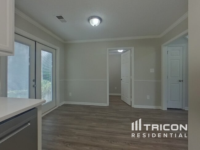 Building Photo - 149 Lantana Dr