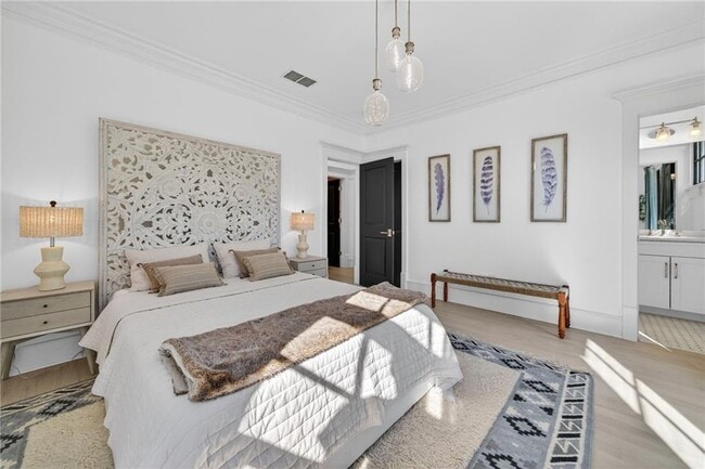 Building Photo - 1812 Wellbourne Dr NE