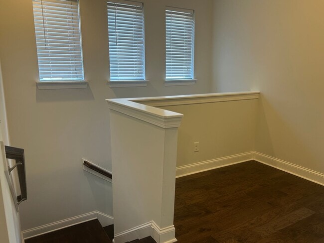 Building Photo - Low Maintenance All Brick Home!