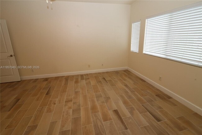 Building Photo - 609 NE 28th St