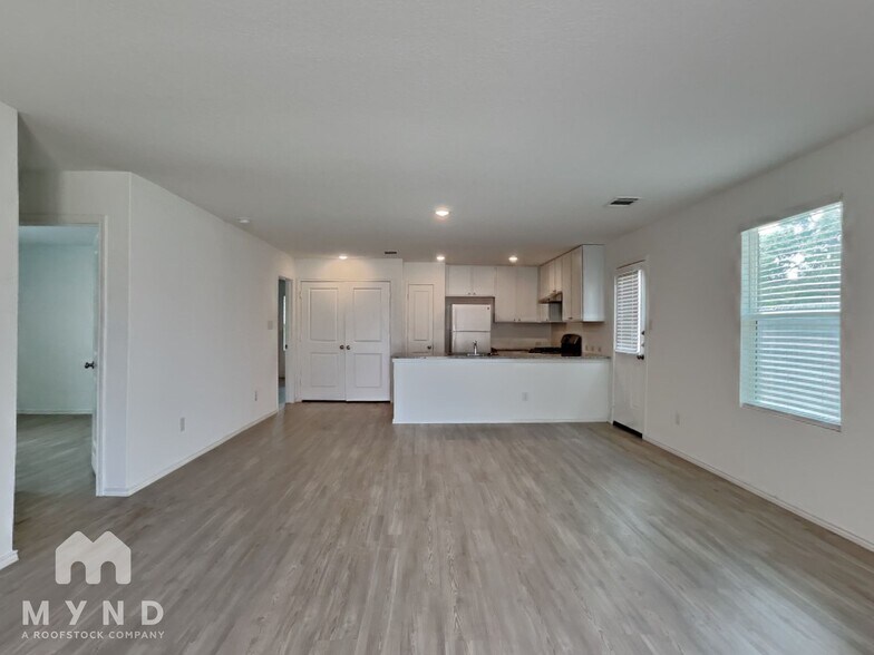 Building Photo - 9611 Littleton Grist
