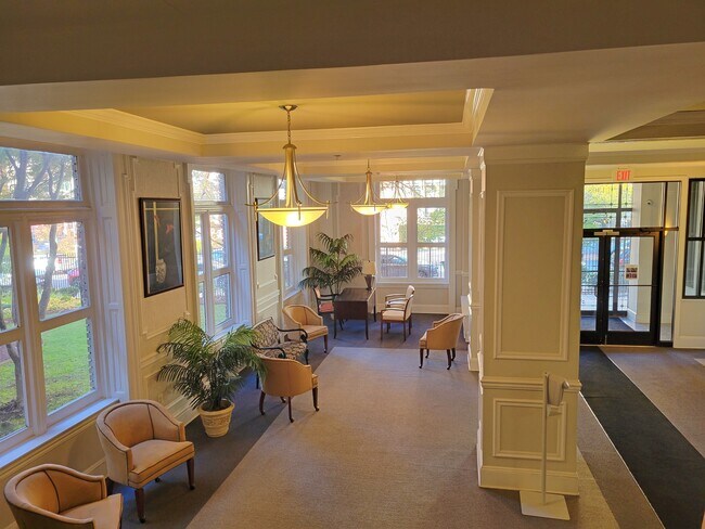 Building Photo - 1308 Clifton St NW