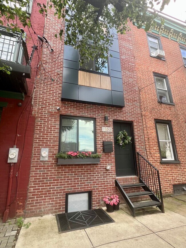 Building Photo - Gorgeous 3-Bedroom (or 2BR + Office) Townhome in the Heart of Northern Liberties! Available July ...