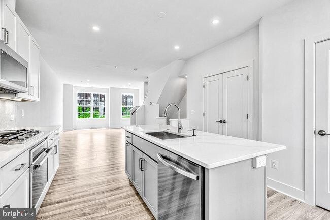 Building Photo - 11236 Bunsen St