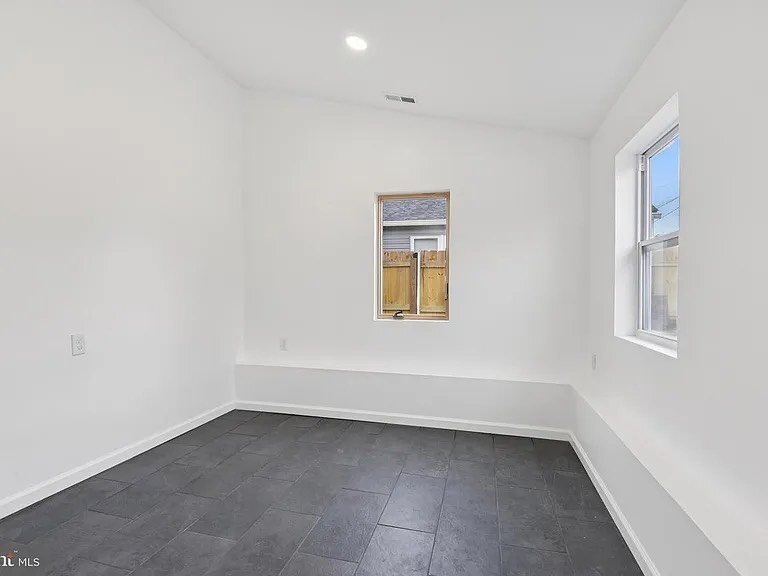 Building Photo - 513 Kintop Rd