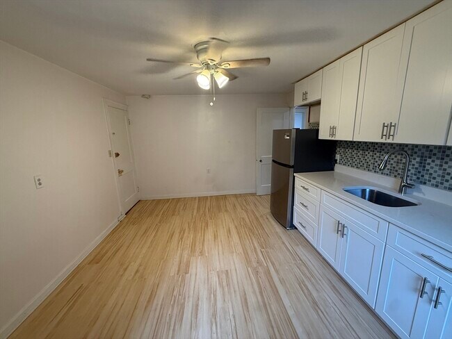 Building Photo - 45 Aldrich Rd
