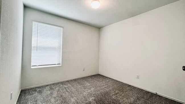 Building Photo - 5817 Bellissima Way