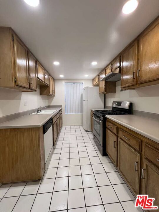 Building Photo - 1931 Malcolm Ave