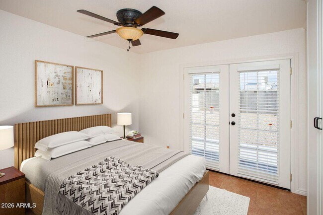 Building Photo - 3228 W Lisbon Ln