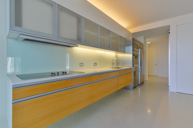 Building Photo - Veer Towers 602W-Strip and CityCenter Views form this Stunning 2Bd/2Ba Residence