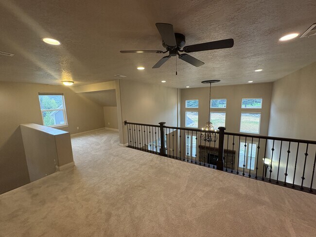 Building Photo - 431 N Fairway Dr