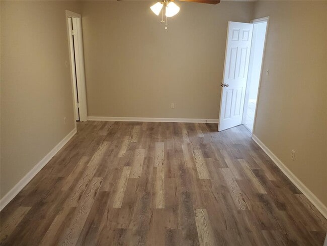 Building Photo - 936 Holbech Ln