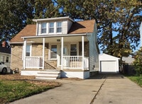 Building Photo - 3 Bedroom Bungalow for Rent!