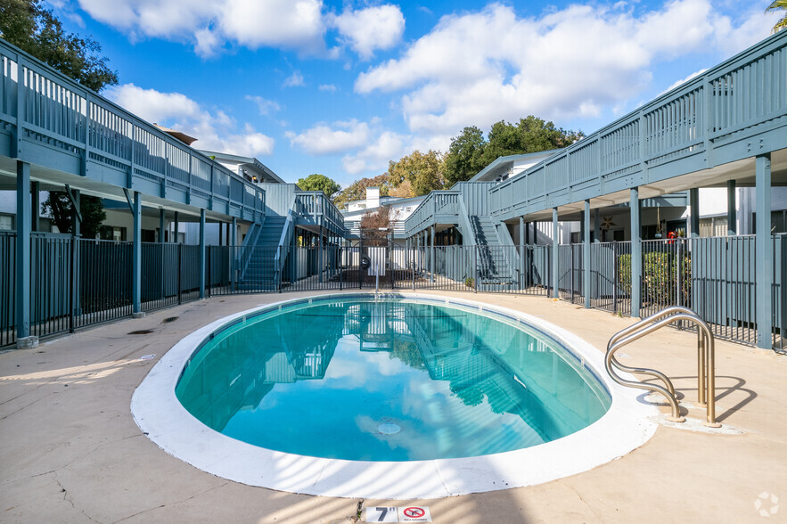 Pool - Creekside Terrace