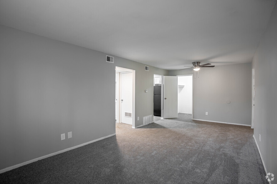 1 Br, 1 Ba - 598 SF - Clear Stone Place