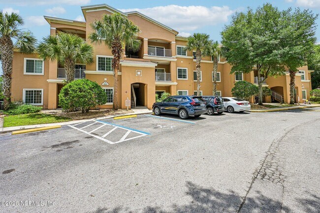 Building Photo - 510 Florida Club Blvd