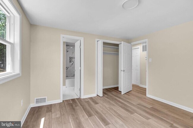 Building Photo - 7536 Abbington Dr