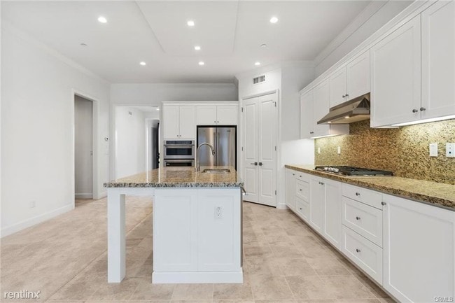 Building Photo - 4 br, 3 bath House - 82 Meander