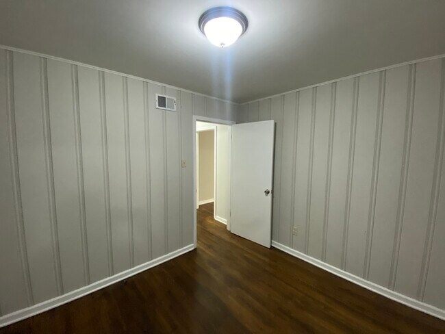 Building Photo - 5309 Lochinvar Rd