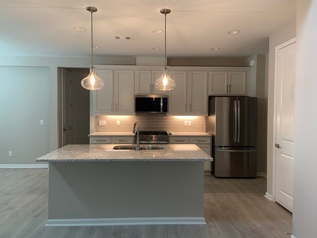 Building Photo - 149 Flip Side Ln