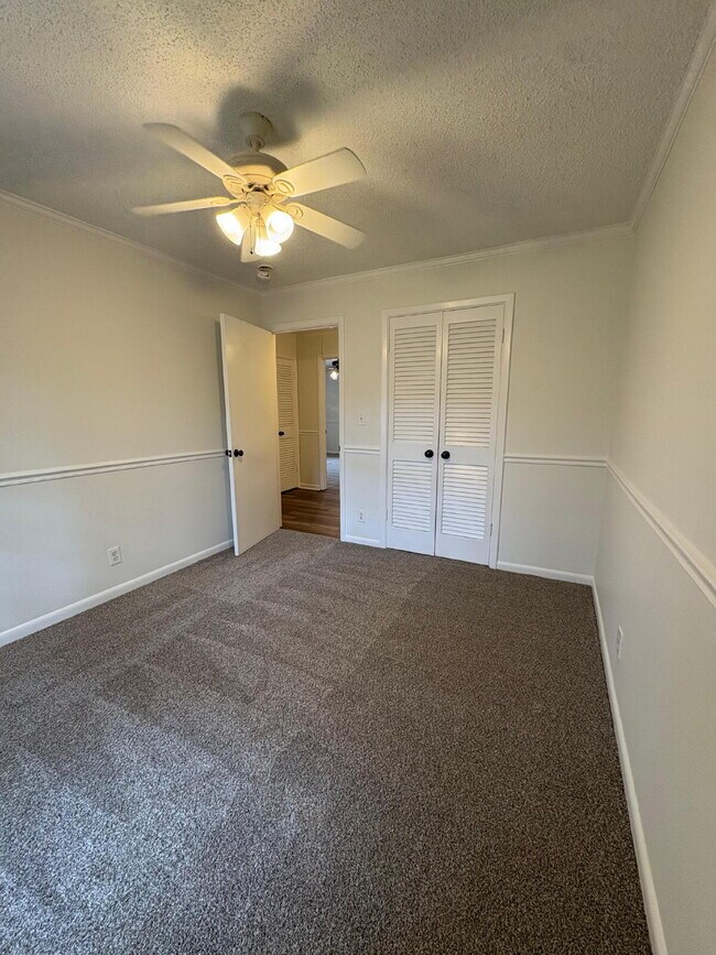 Building Photo - 571 Winding Creek Rd