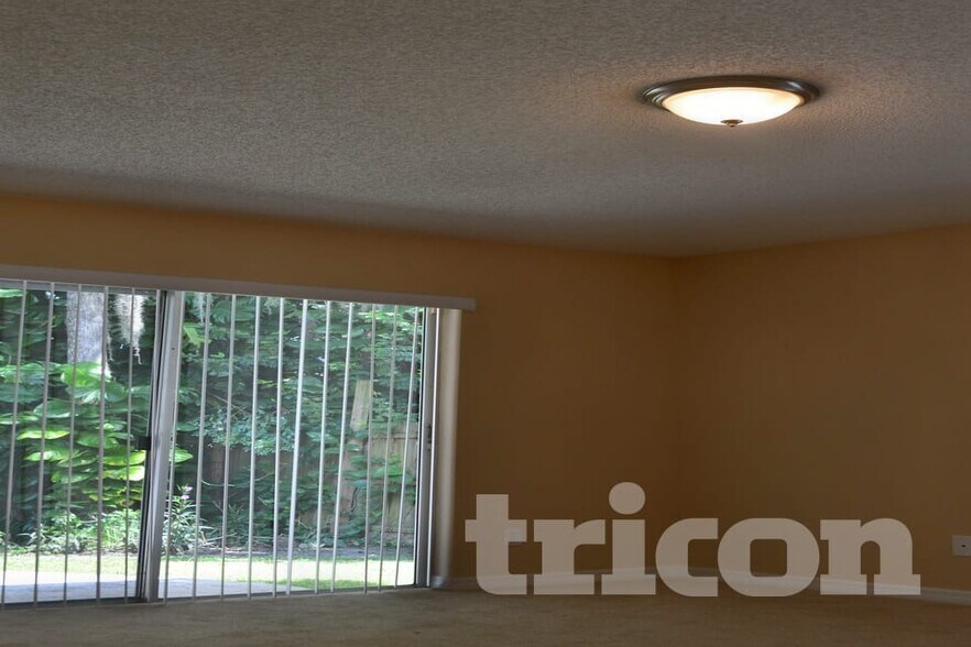 Building Photo - 2143 Opal Dr