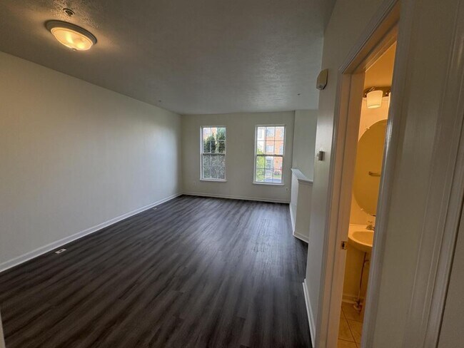 Building Photo - 1006 Hickam Rd