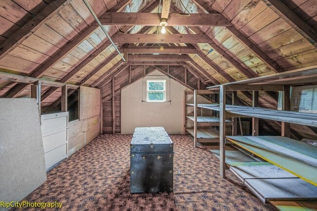 Building Photo - Charming Bungalow in Overlook neighborhood...
