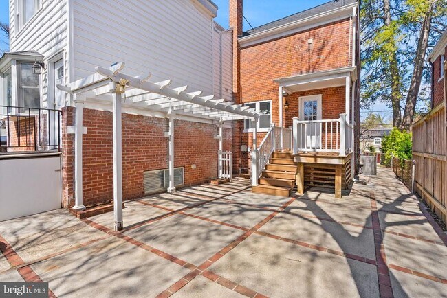 Building Photo - 4714 Upton St NW