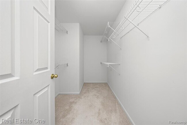 Building Photo - 23102 Alexa Dr