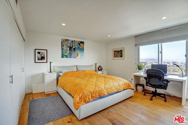 Building Photo - 2160 Century Pk E