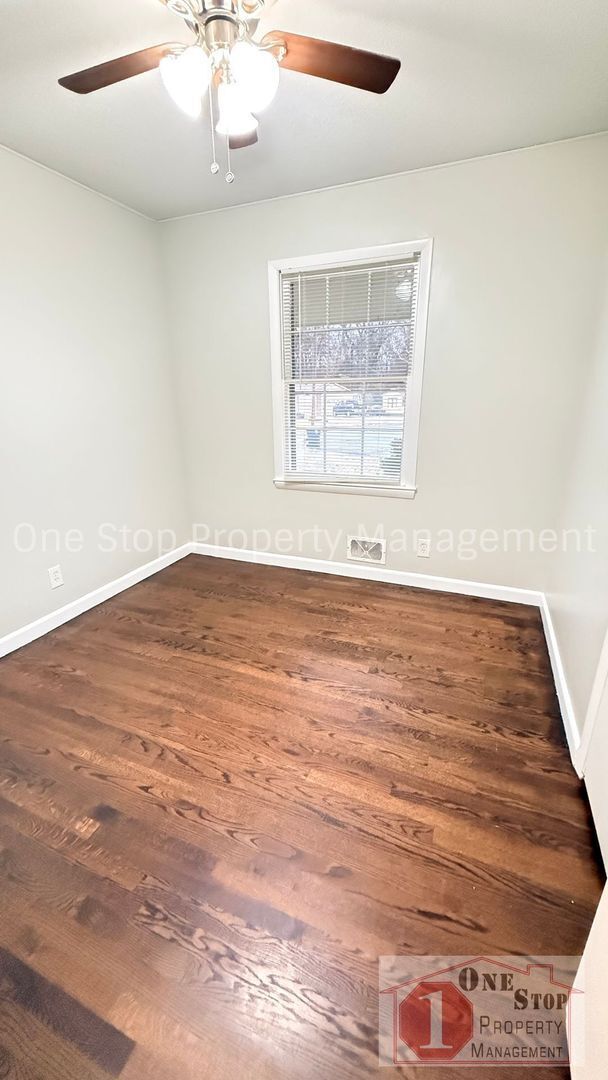 Building Photo - Charming 3-bedroom, 1.5-bathroom home in Kansas City