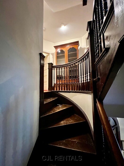 Building Photo - 684 Washington St