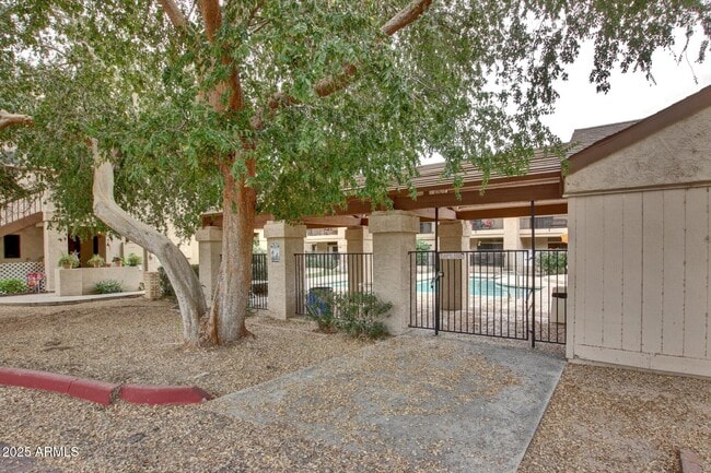 Building Photo - 6550 N 47th Ave