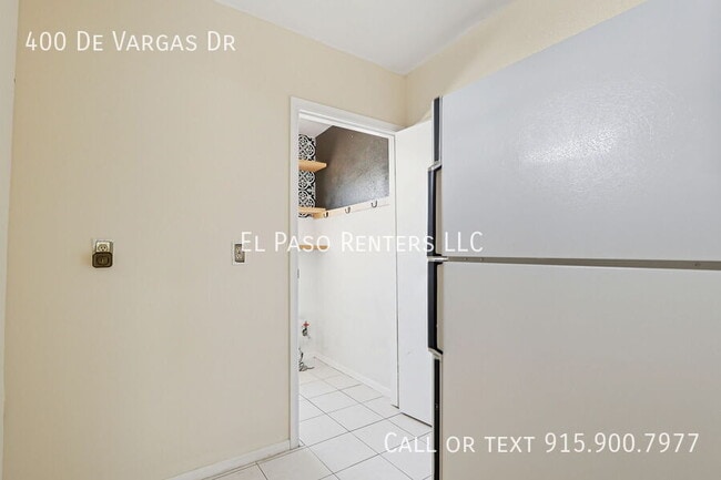 Building Photo - 400 De Vargas Dr