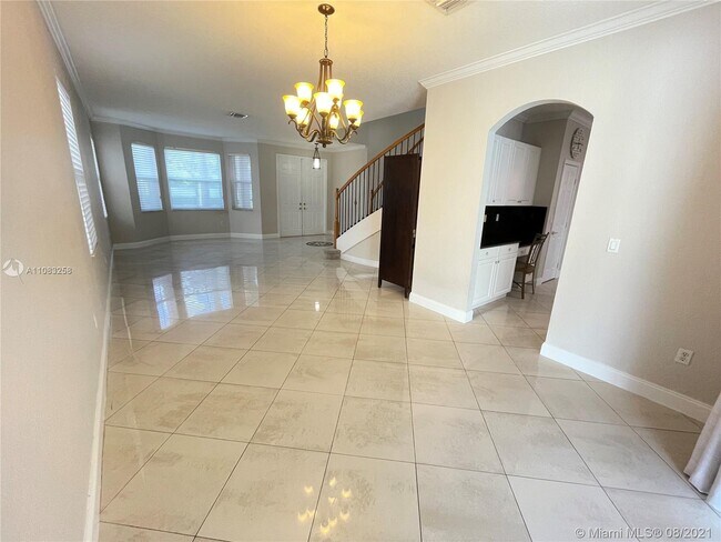 Building Photo - 16331 SW 49th Ct