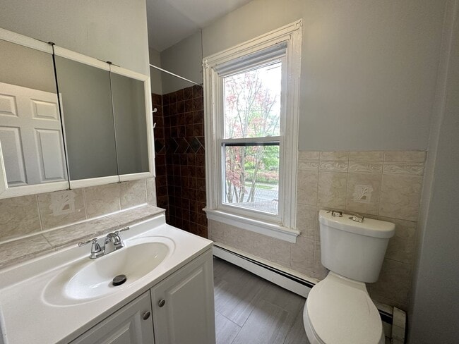 Building Photo - 11 Rockview Ave