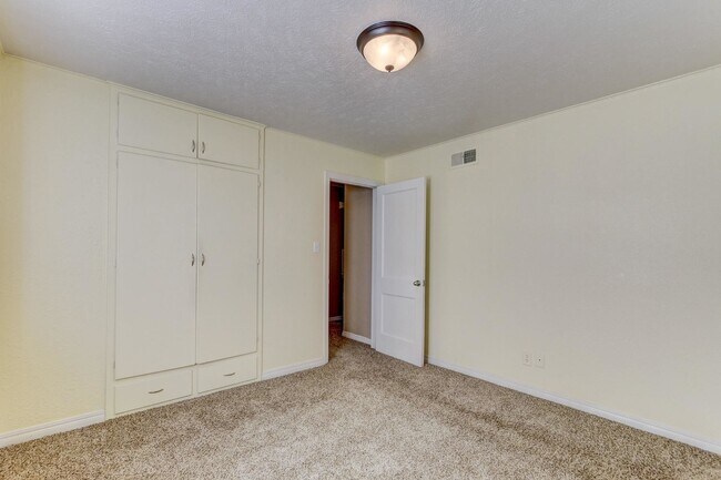 Building Photo - 4172 NW 23rd St
