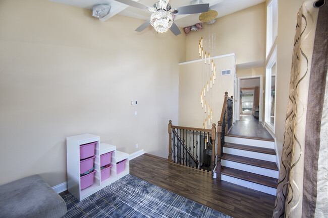 Hallway to bedrooms - 1228 W Baldwin Ct