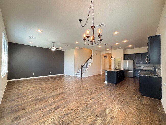 Building Photo - Beautiful 4-Bedroom Home with Free Communi...