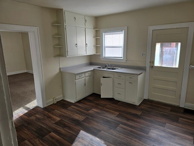 Building Photo - 418 Colorado Ave