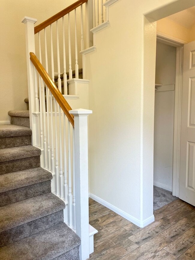 Building Photo - Contemporary Condo in Mission Valley