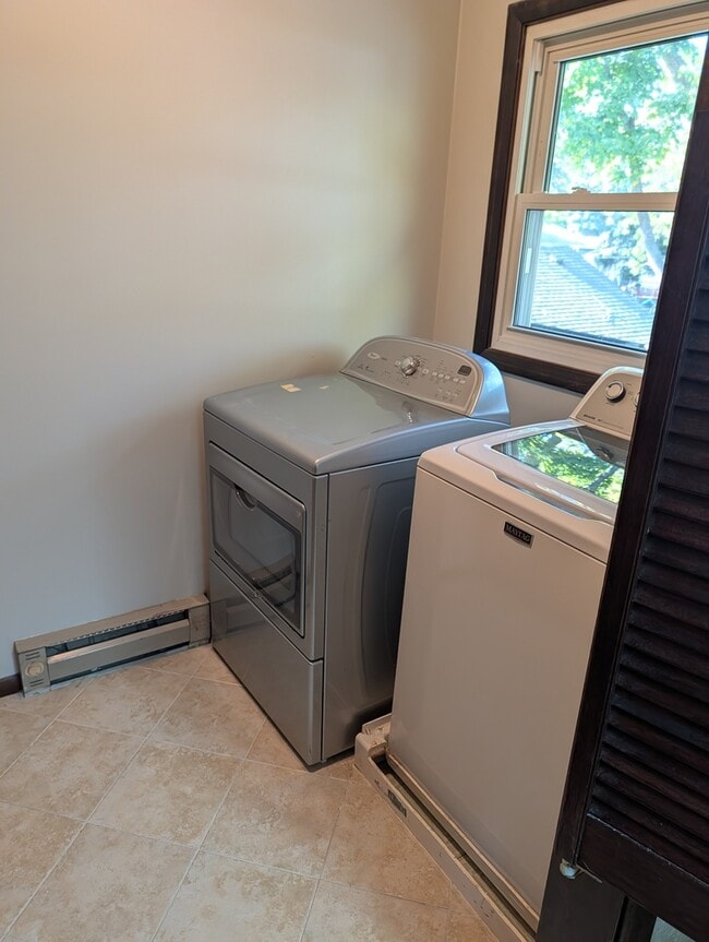 Building Photo - 342 Sunrise Ave