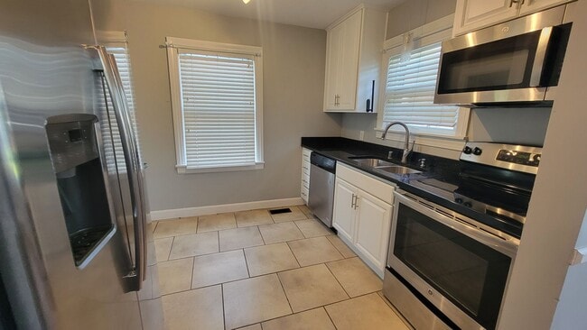 Building Photo - 4305 Briarwood Rd