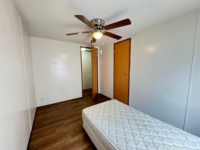 Building Photo - 3 Bedroom 2 Bath Mobile Home