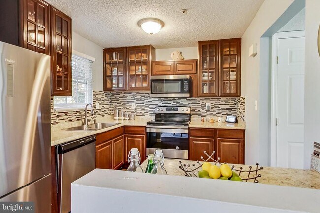 Building Photo - 6730 Mountain Lake Pl