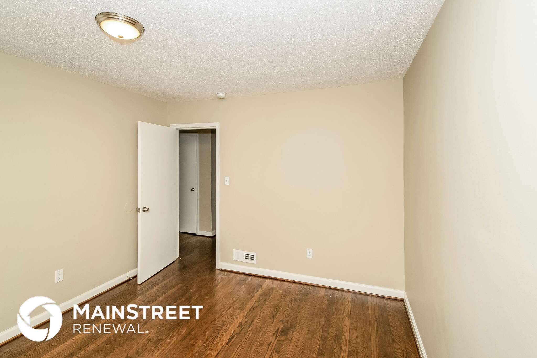 Building Photo - 204 14th Ct NW